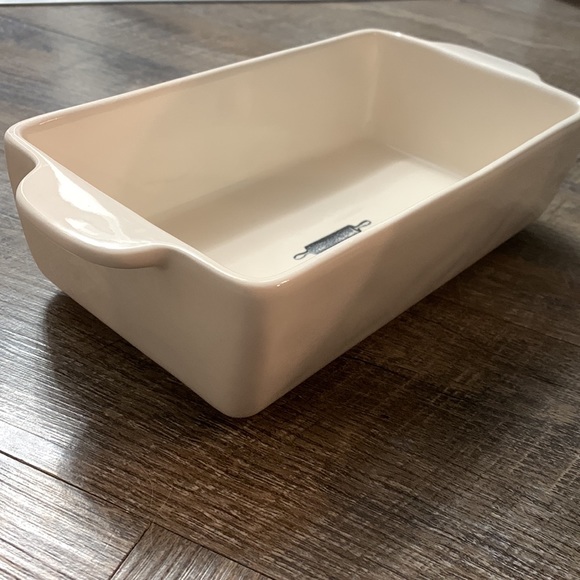 Rae Dunn baking pan - Picture 3 of 4